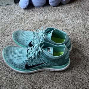 Women’s Nike Free Flyknit Shoes 💙
